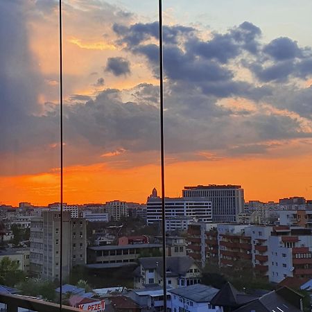 Lovely Apartment With City View Bukarest Eksteriør billede