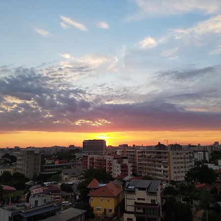 Lovely Apartment With City View Bukarest Eksteriør billede