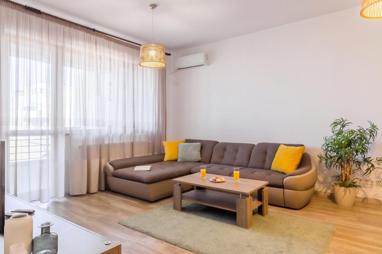 Lovely Apartment With City View Bukarest Eksteriør billede