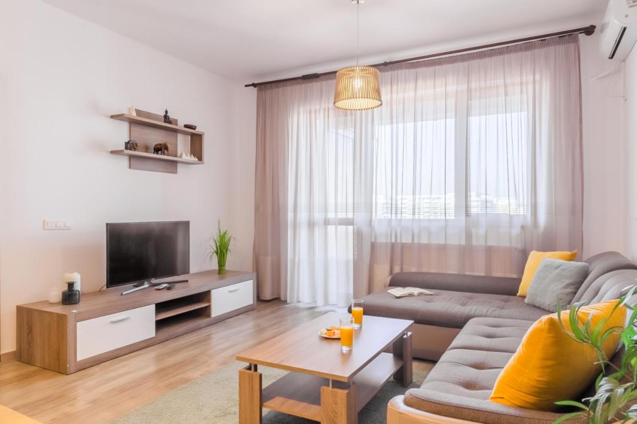 Lovely Apartment With City View Bukarest Eksteriør billede