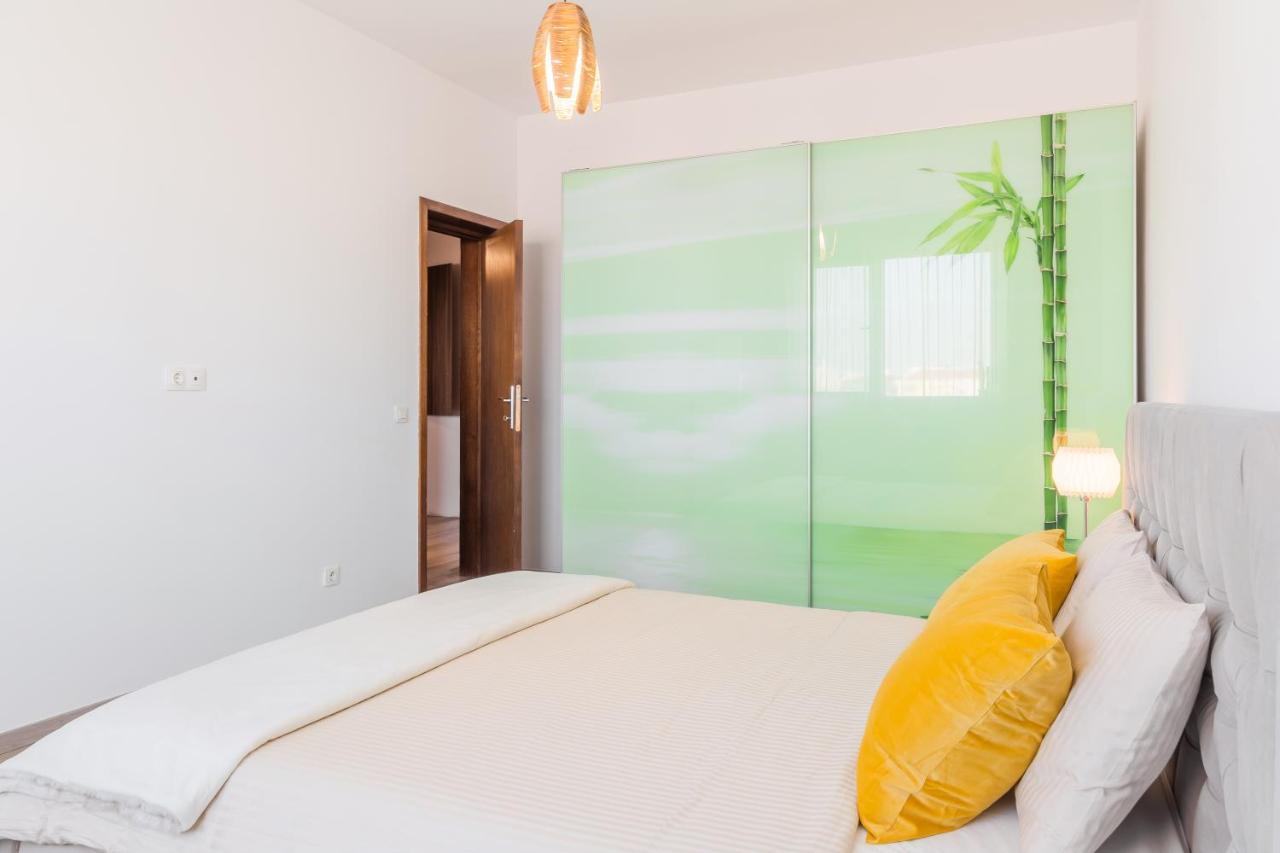 Lovely Apartment With City View Bukarest Eksteriør billede
