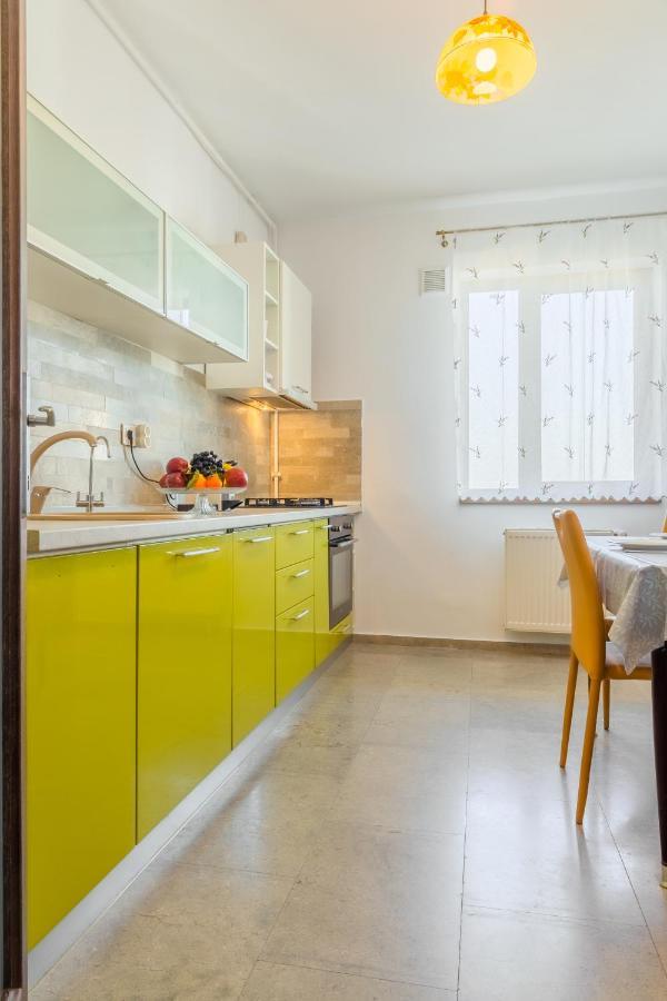 Lovely Apartment With City View Bukarest Eksteriør billede