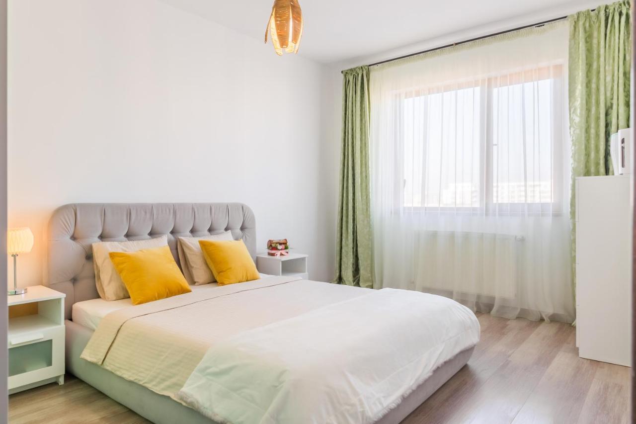 Lovely Apartment With City View Bukarest Eksteriør billede